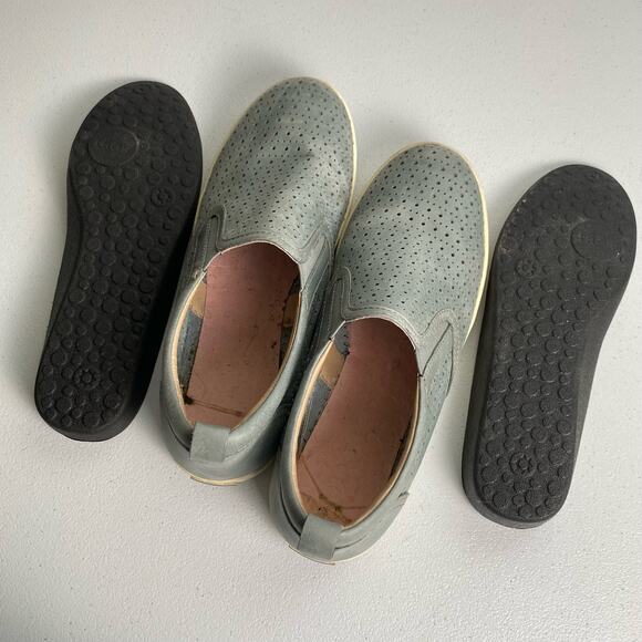 Taos Women Size 9 Court Sneaker Light Blue Leather Slip On Lake Blue Perforated - Picture 12 of 15